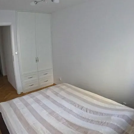 Sliska Location, High Standard